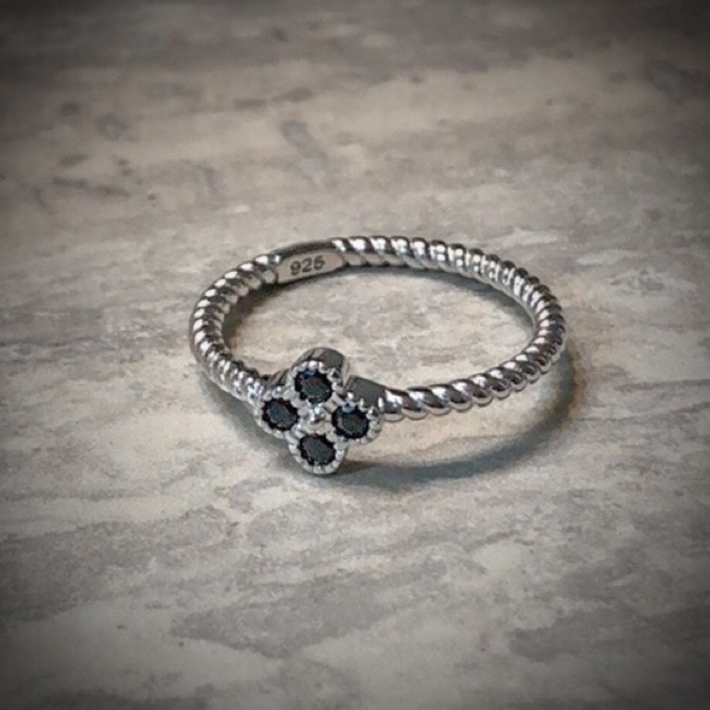 💕Beautiful Sterling Silver Ring with Black CZ💕